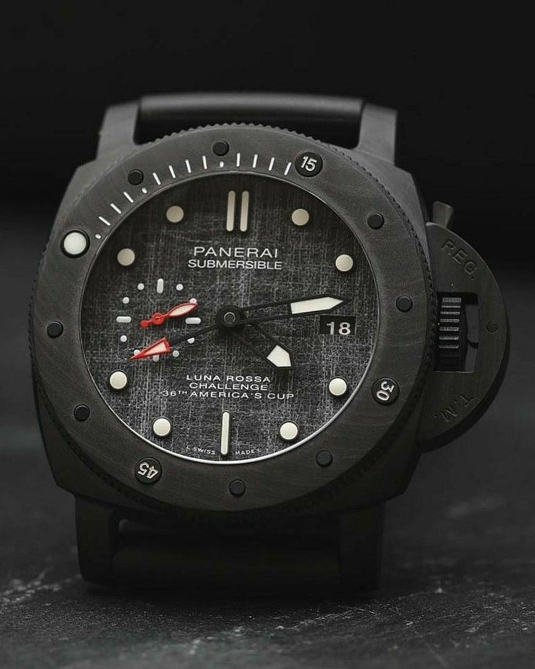 Panerai Submersible Luna Rossa