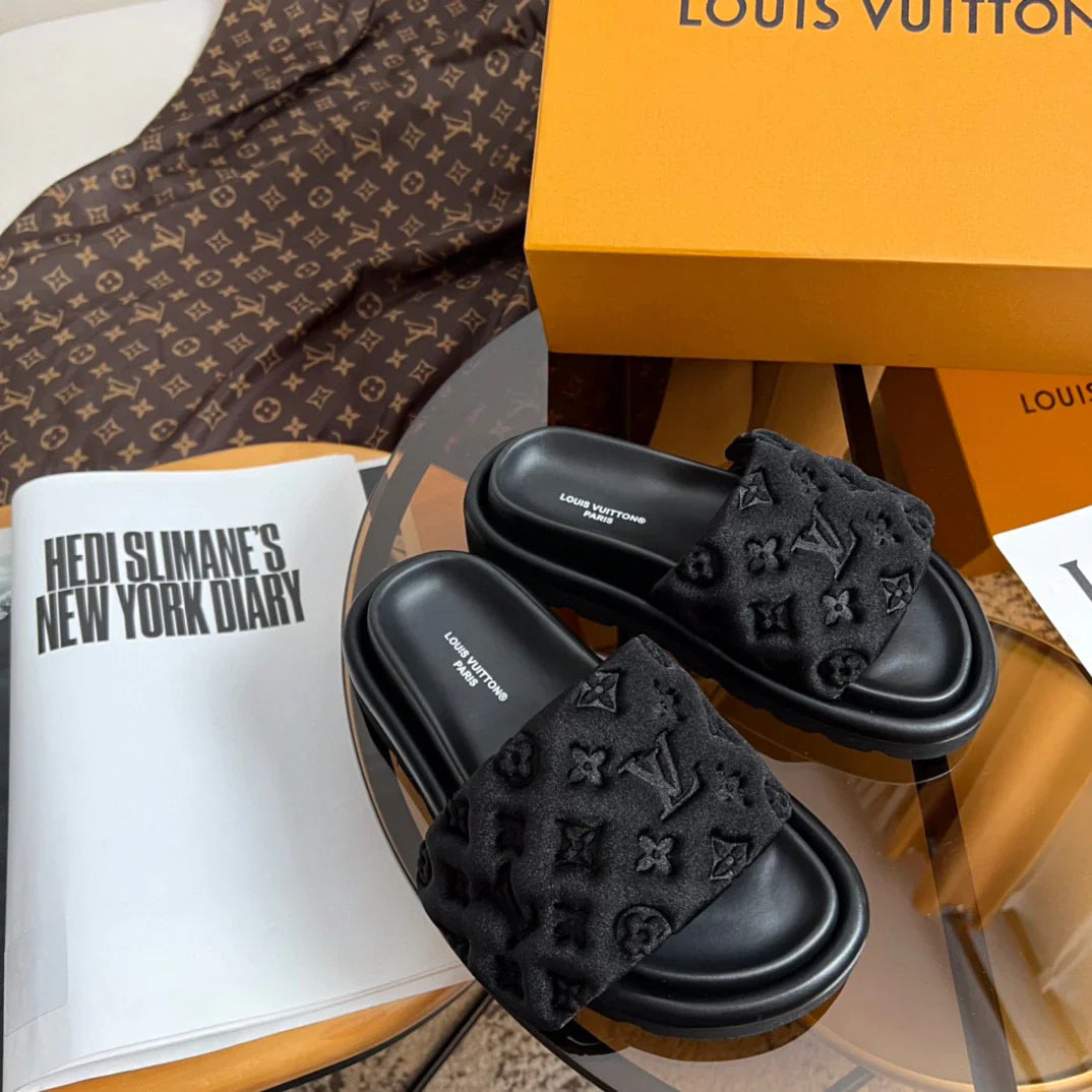 Louis Vuitton Slipers