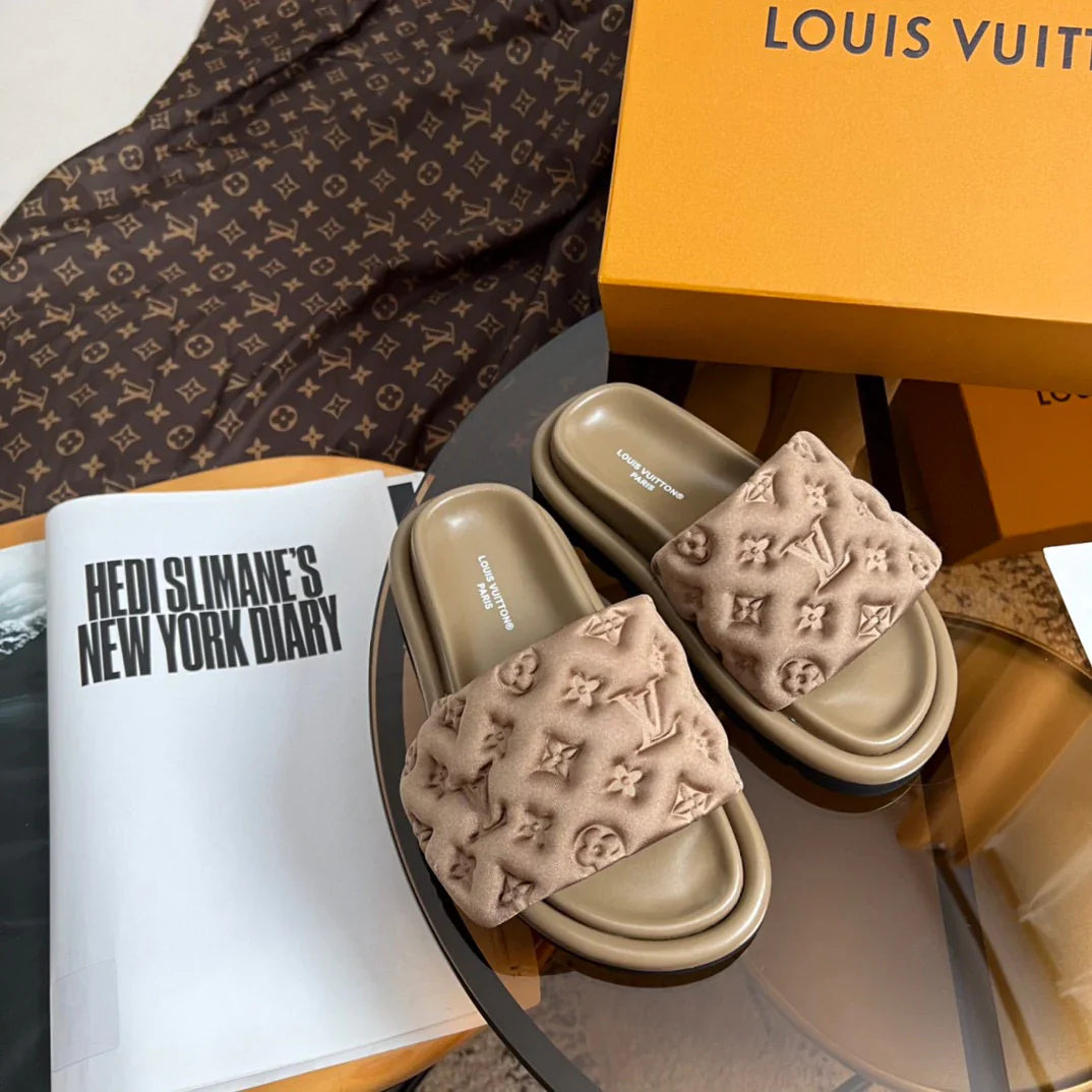 Louis Vuitton Slipers