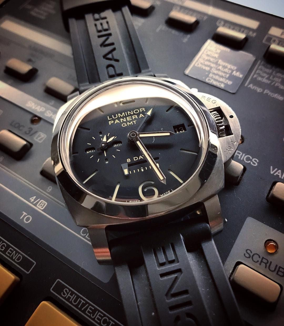 Panerai Luminor Gmt
