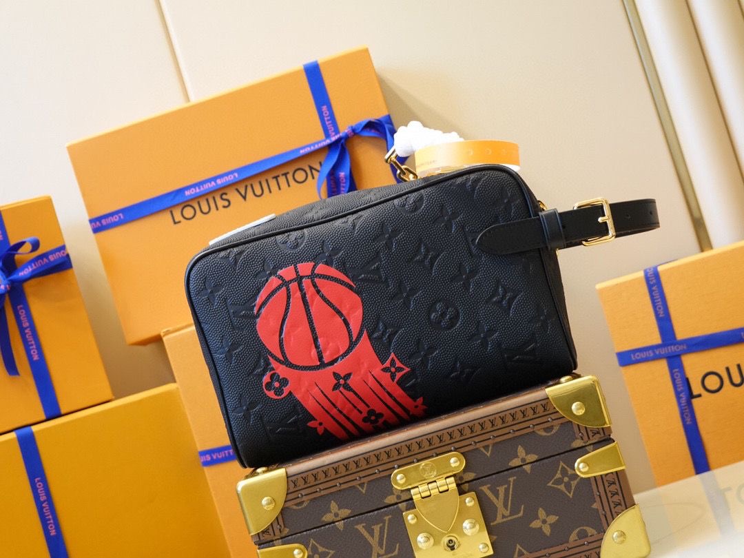 Louis Vuitton X NBA Leather bag