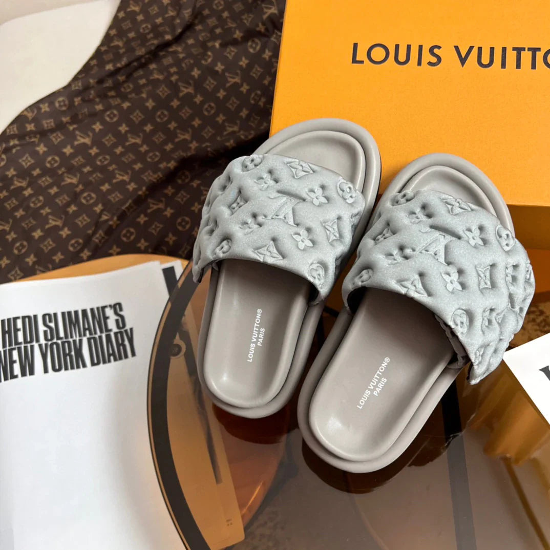 Louis Vuitton Slipers