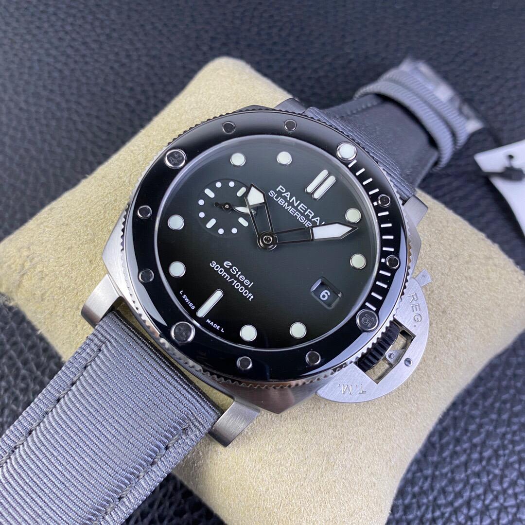 Panerai Submersible e-steel