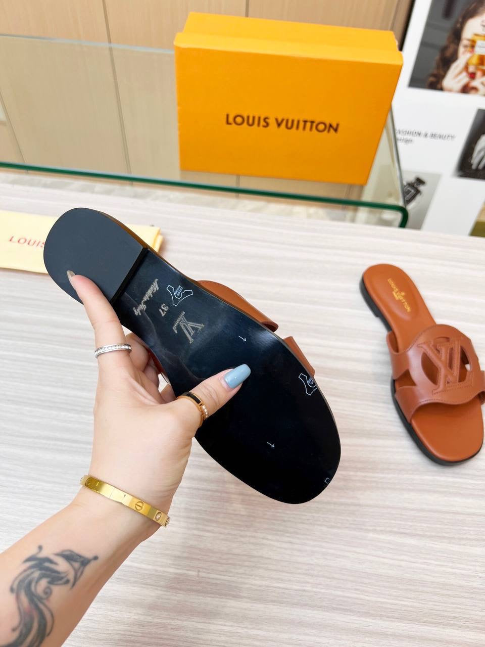 Louis Vuitton Slipers