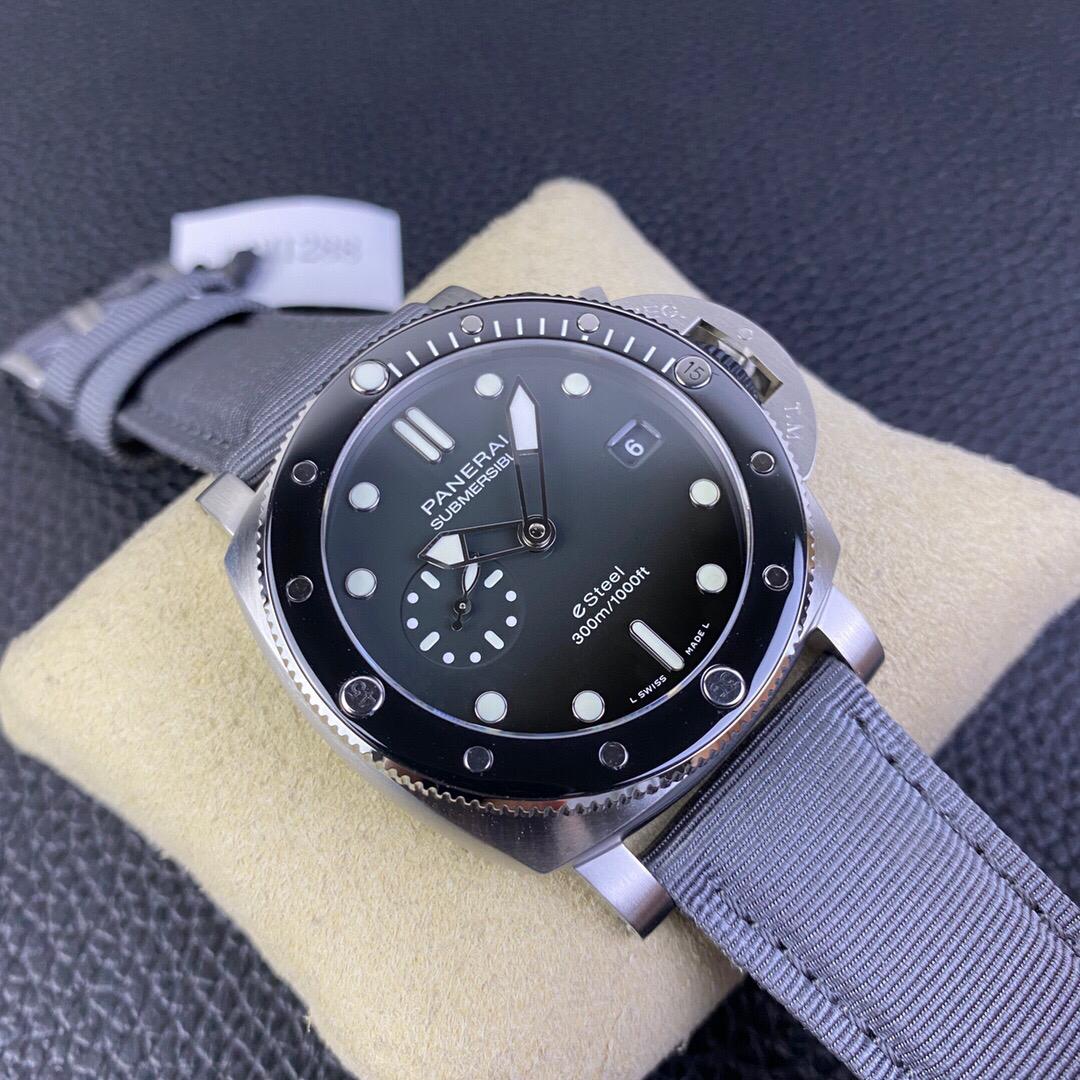 Panerai Submersible e-steel