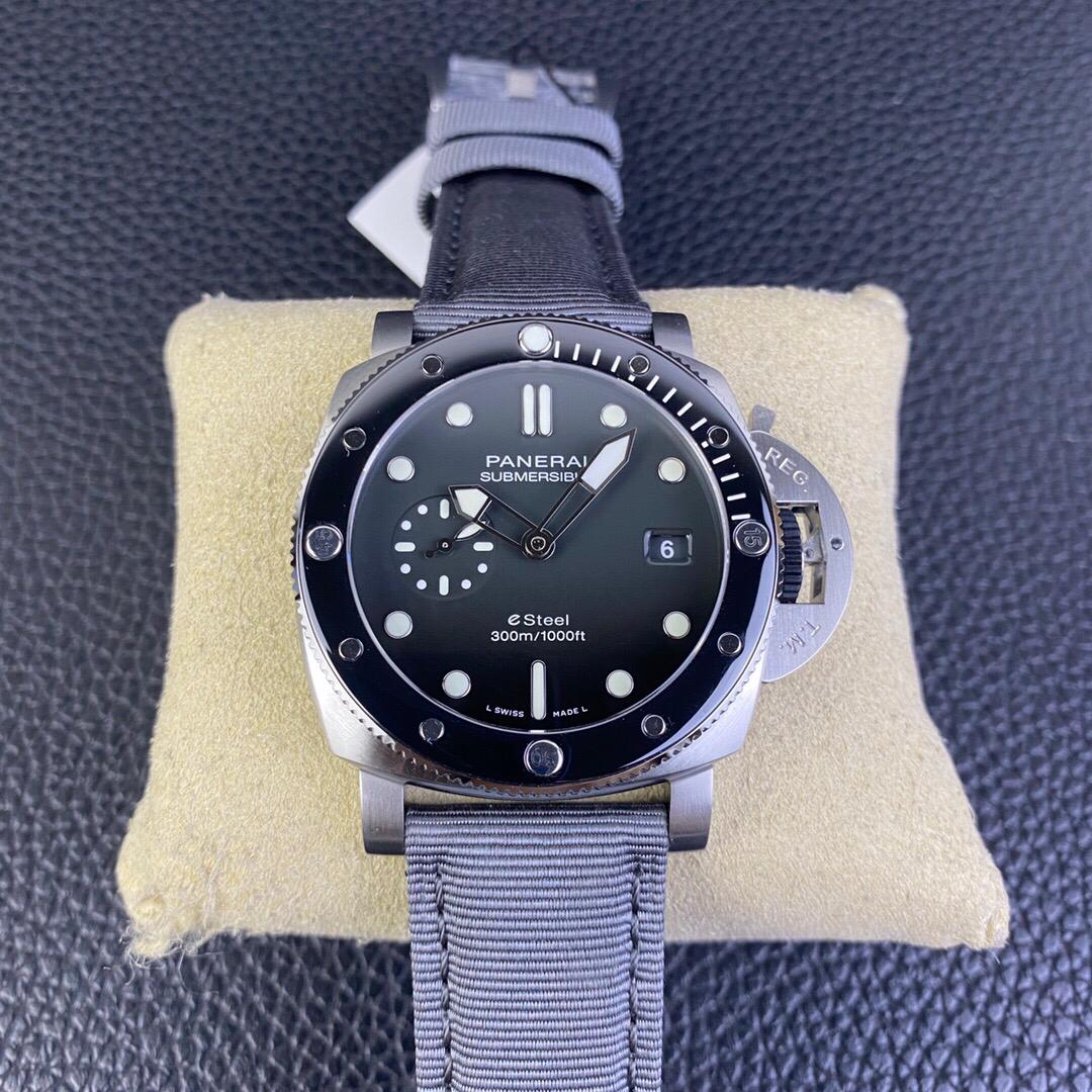 Panerai Submersible e-steel